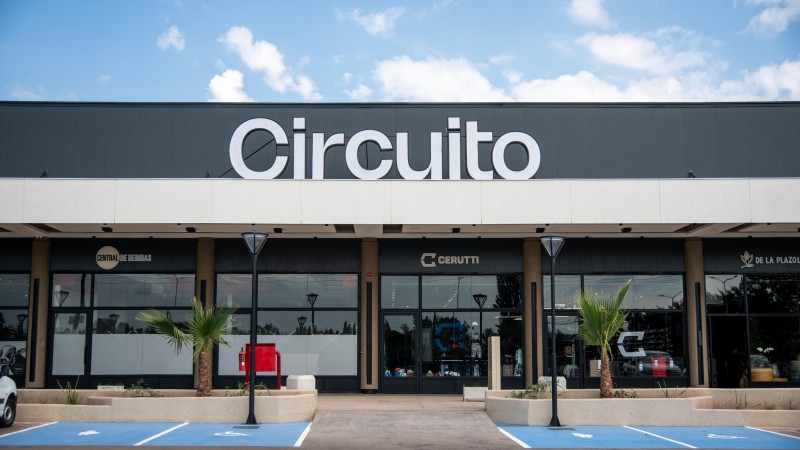 Kristich abrió un nuevo polo comercial y de servicios